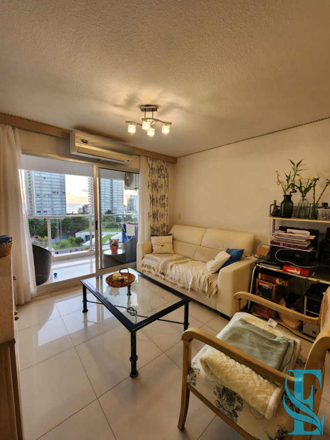 Apartamento ID.551 -  Apartamento en venta frente al mar 2 dormitorios , Playa Mansa 