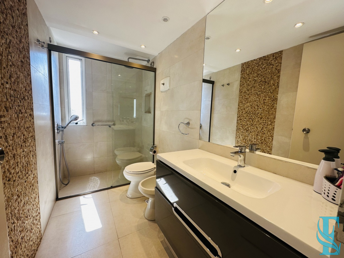 Apartamento ID.555 - Apartamento en venta de 3 dormitorios en Playa Brava , Punta del este 