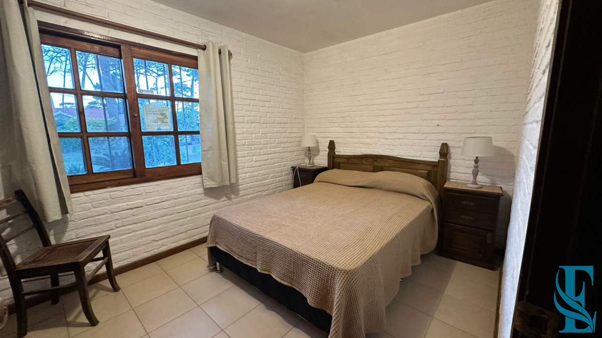 Casa ID.964 - En venta casa en San Rafael, de 4 dormitorios mas dep, con 2 cocheras