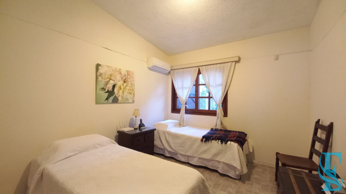 Casa ID.206 - Vende casa de 3 dormitorios (incluye depp), en Parada 4 de Playa Mansa, Punta del Este 