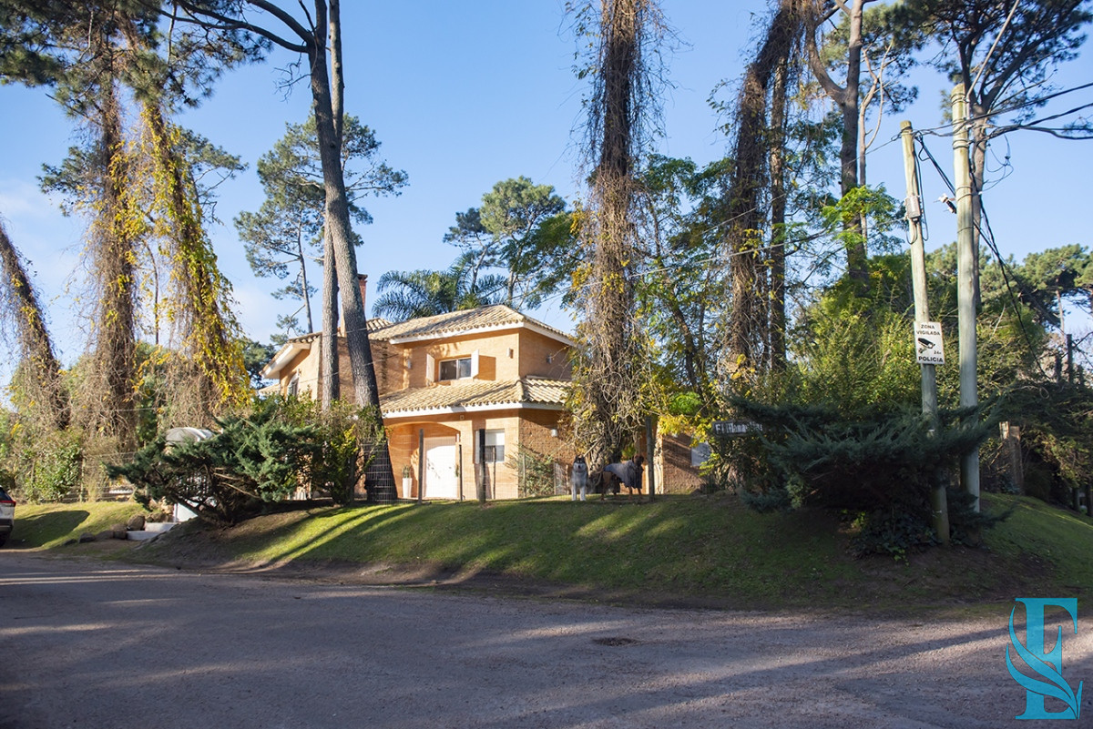 Casa ID.465 - Casa en Venta de 4 dormitorios en San Rafael , Punta del este 