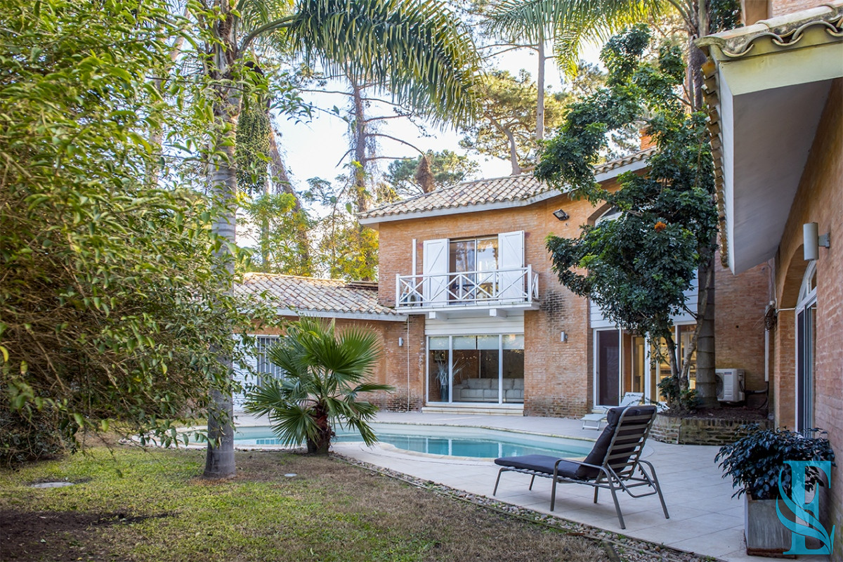 Casa ID.465 - Casa en Venta de 4 dormitorios en San Rafael , Punta del este 