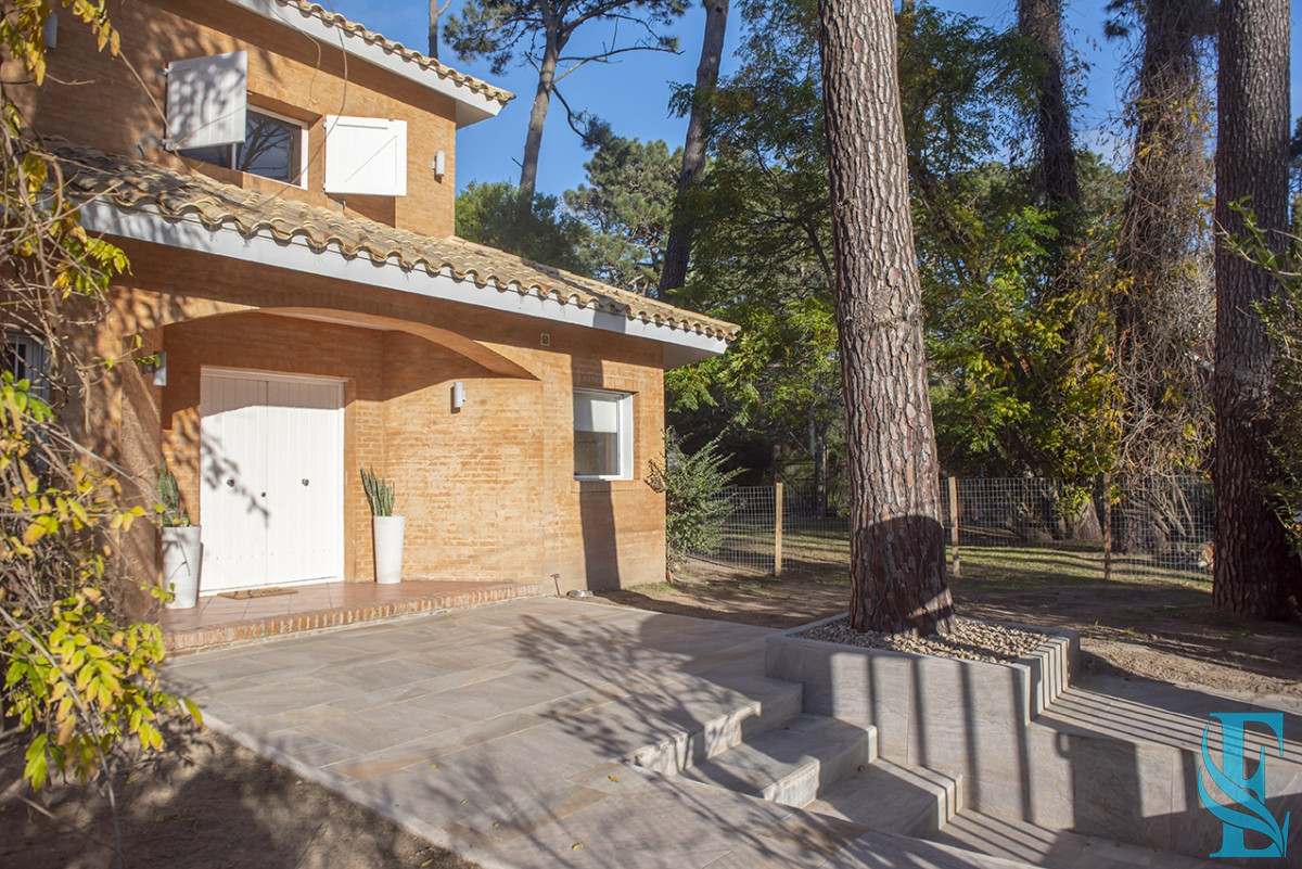 Casa ID.465 - Casa en Venta de 4 dormitorios en San Rafael , Punta del este 