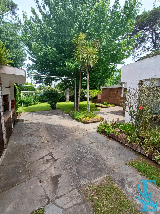 Casa ID.583 - Vende casa de 3 dormitorios en Cantegril, punta del este 