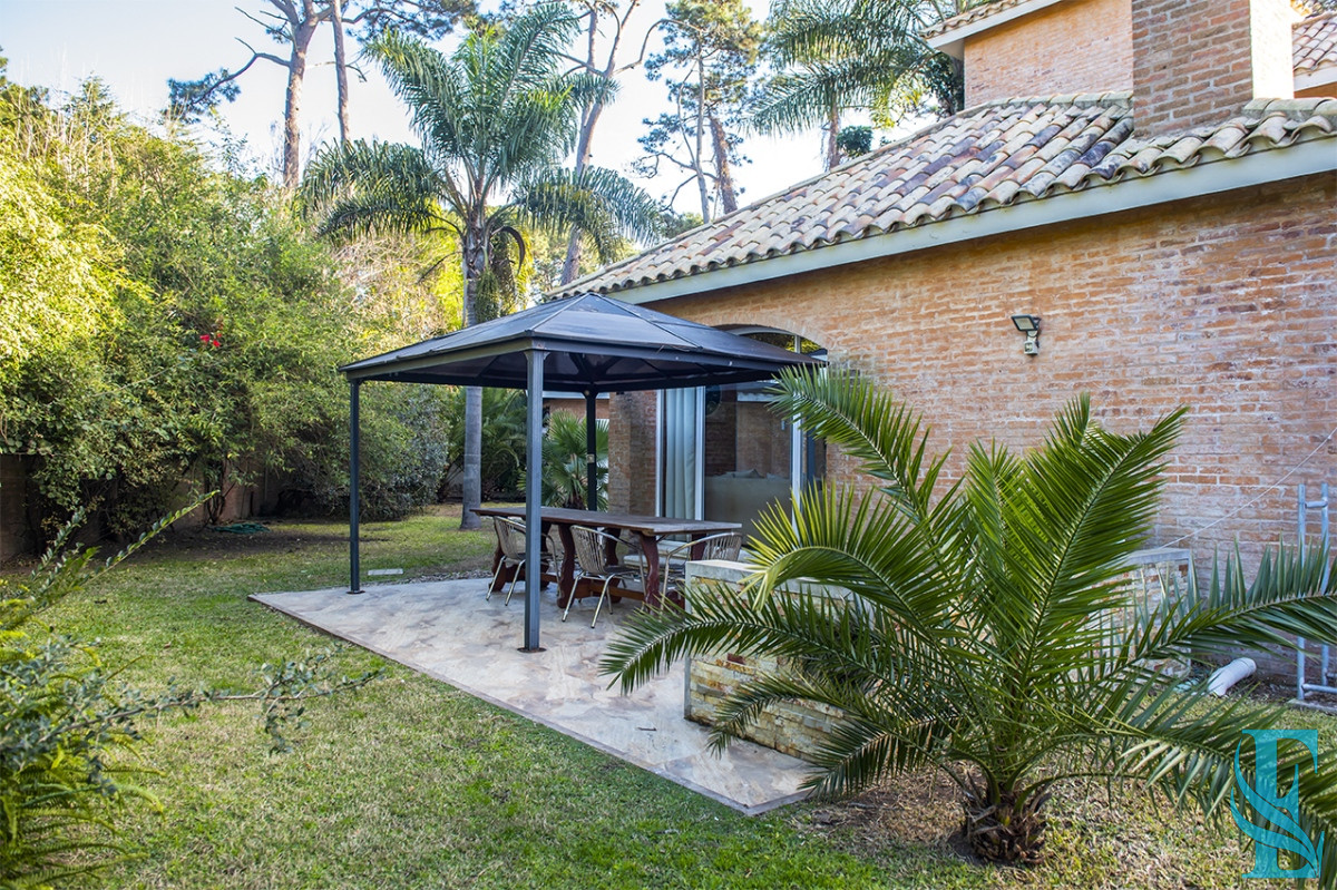 Casa ID.465 - Casa en Venta de 4 dormitorios en San Rafael , Punta del este 