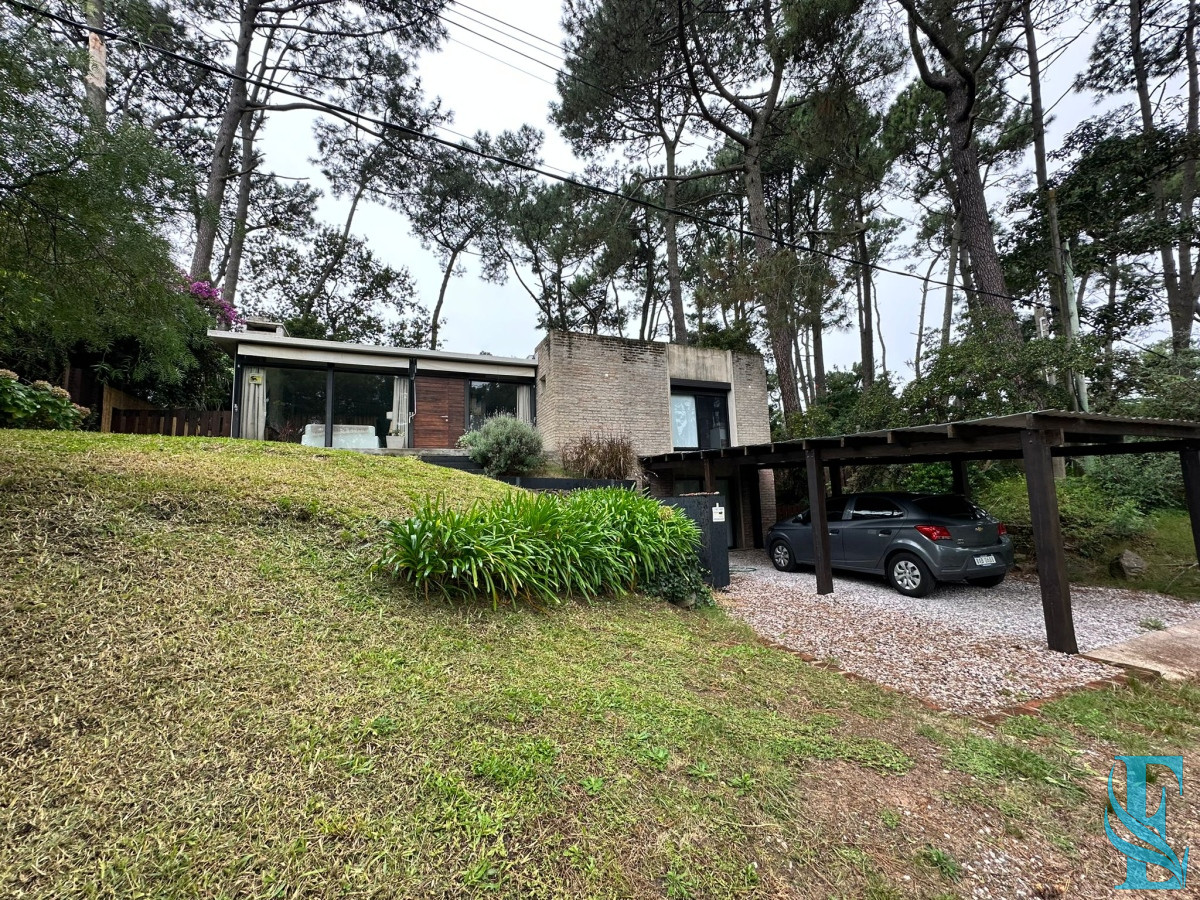Casa ID.623 - Vende casa muy linda en Pinares , Punta del Este 