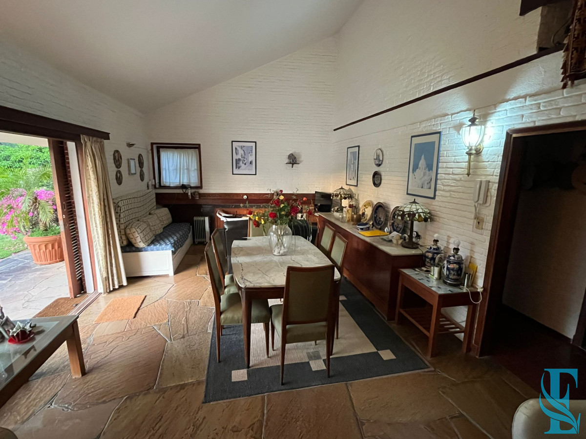 Casa ID.487 - Vende casa de 3 dormitorios en Pinares, Punta del Este 