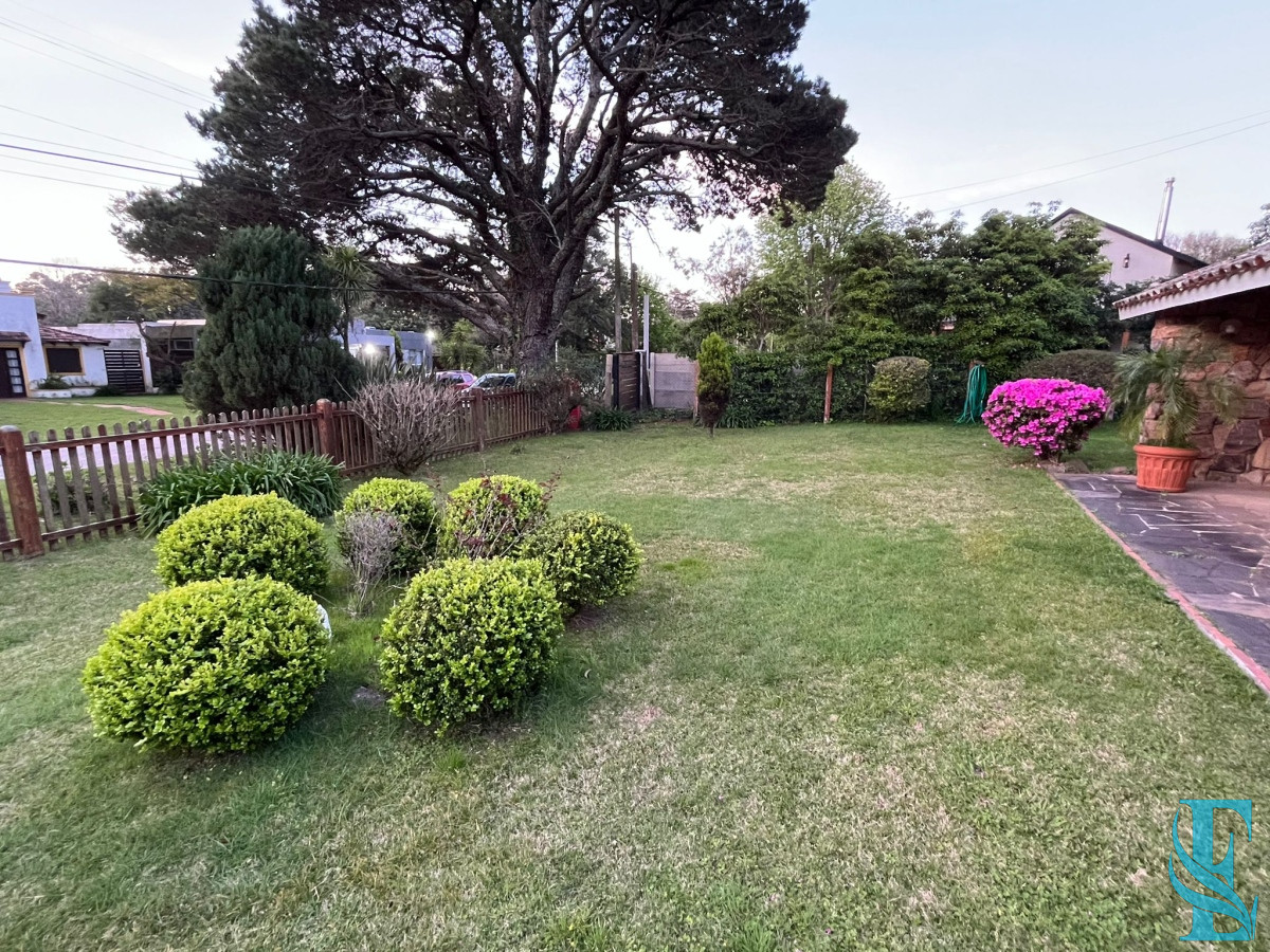 Casa ID.487 - Vende casa de 3 dormitorios en Pinares, Punta del Este 