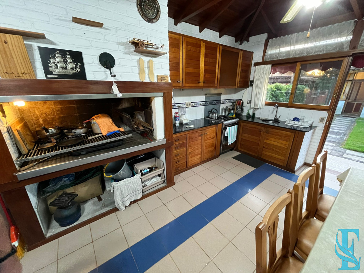 Casa ID.487 - Vende casa de 3 dormitorios en Pinares, Punta del Este 