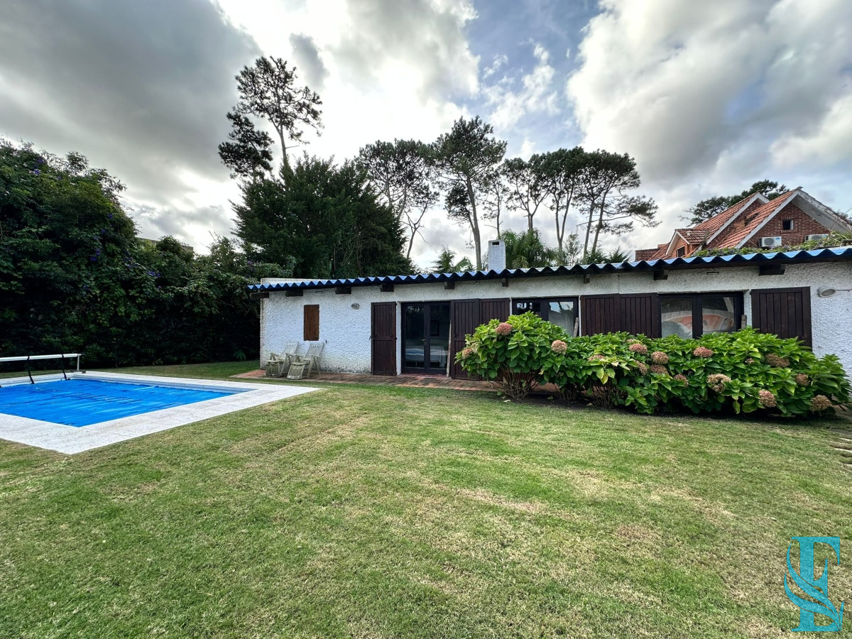 Casa ID.622 - Vende casa de 3 dormitorios en Pinares , Punta del Este 