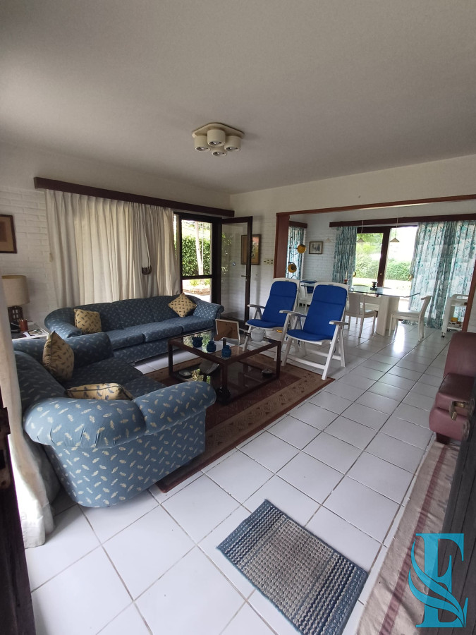 Casa ID.583 - Vende casa de 3 dormitorios en Cantegril, punta del este 