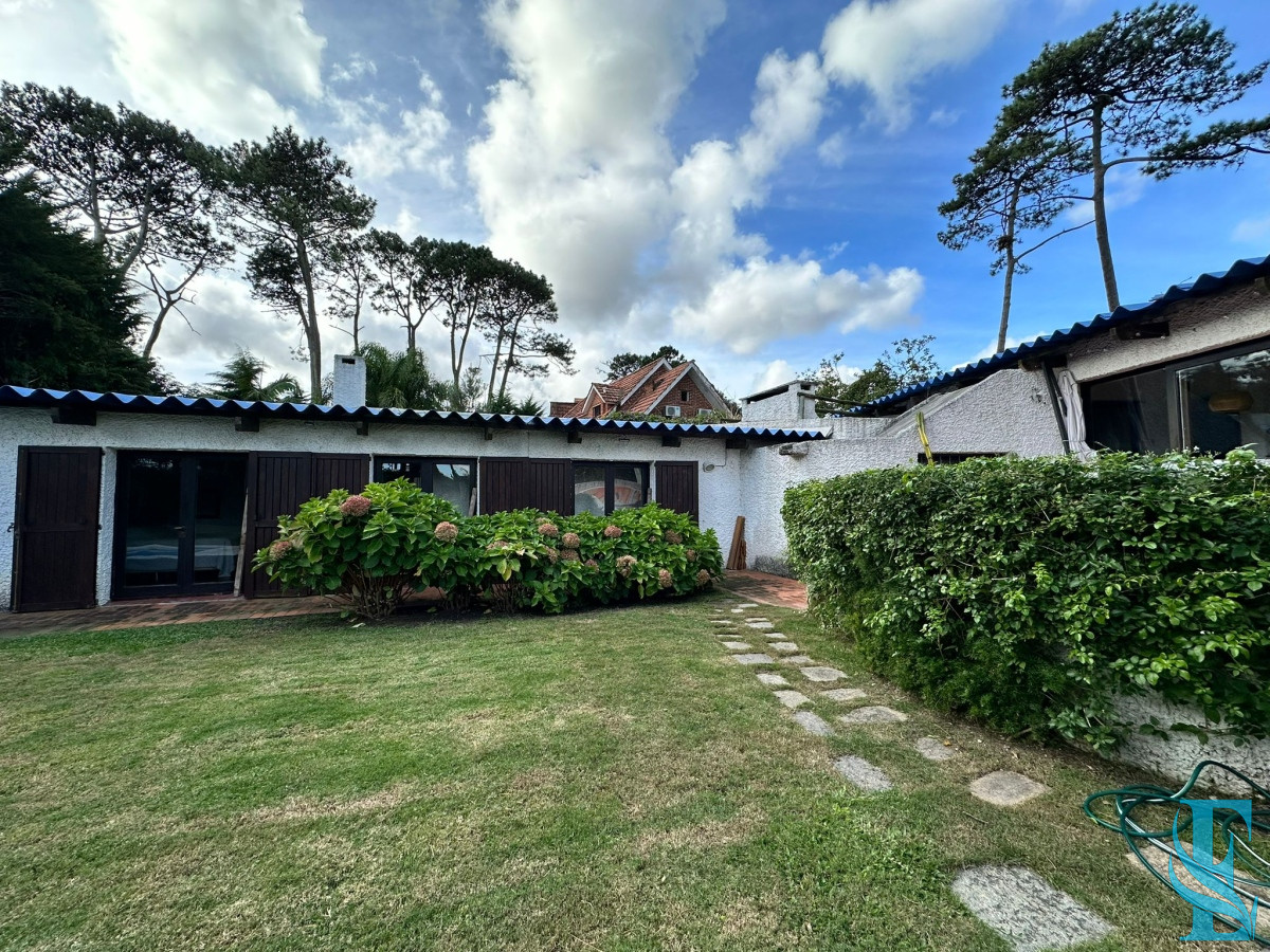 Casa ID.622 - Vende casa de 3 dormitorios en Pinares , Punta del Este 