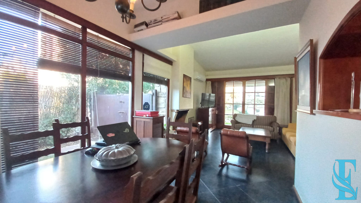 Casa ID.206 - Vende casa de 3 dormitorios (incluye depp), en Parada 4 de Playa Mansa, Punta del Este 