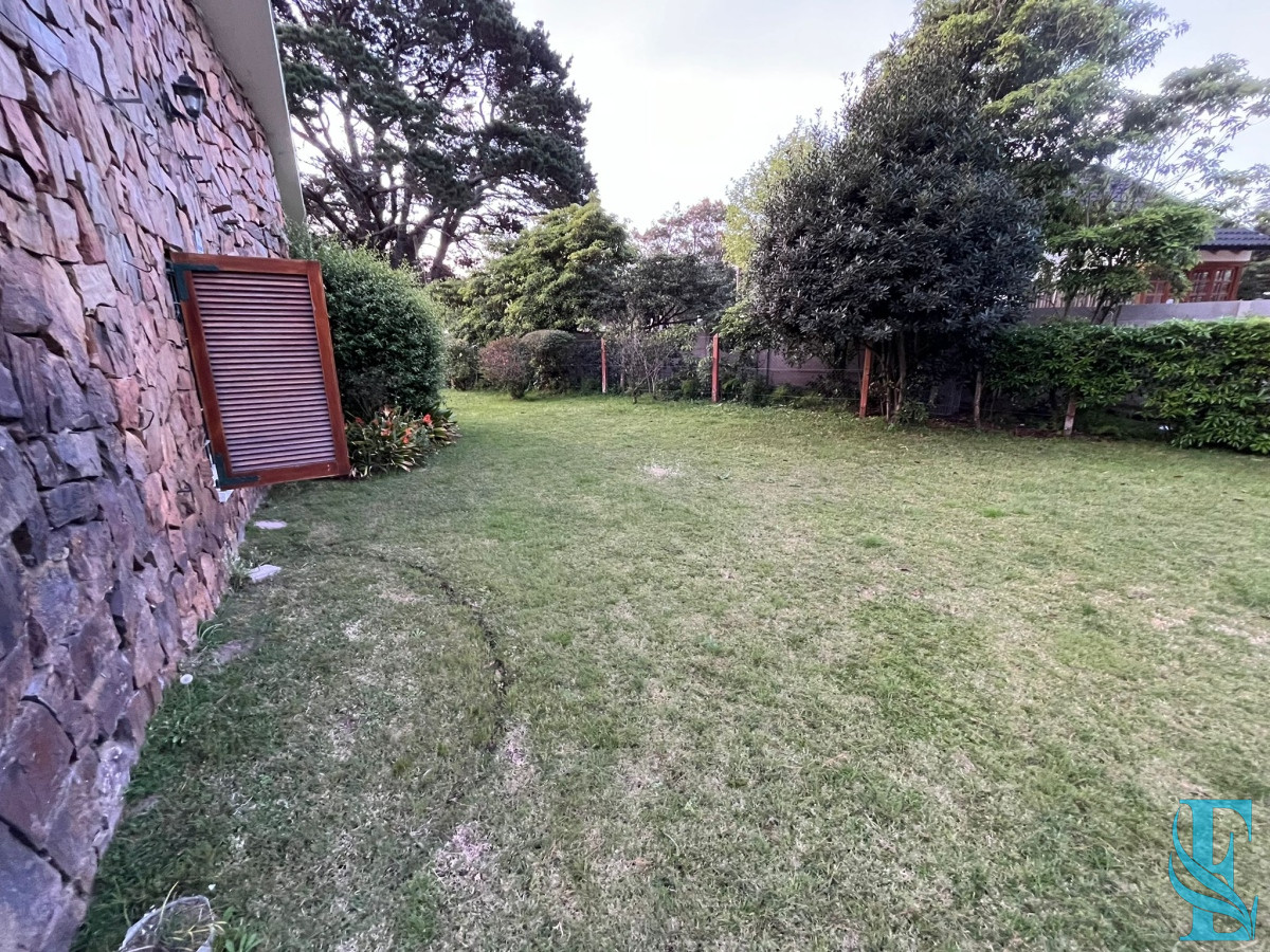 Casa ID.487 - Vende casa de 3 dormitorios en Pinares, Punta del Este 