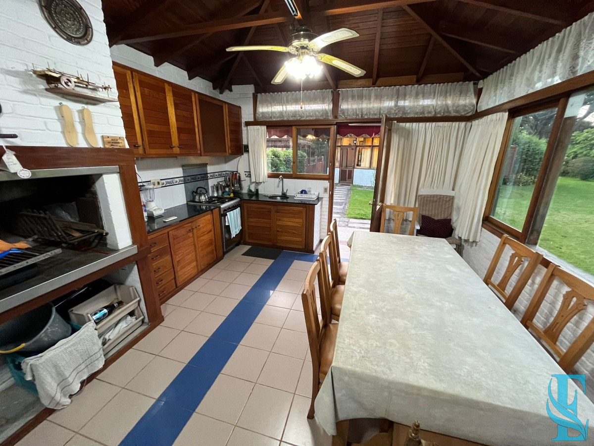 Casa ID.487 - Vende casa de 3 dormitorios en Pinares, Punta del Este 
