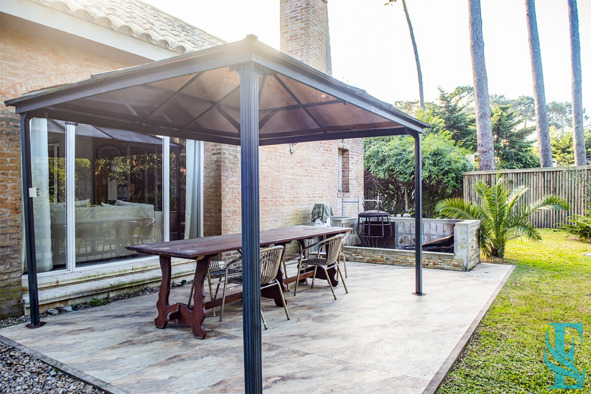 Casa ID.465 - Casa en Venta de 4 dormitorios en San Rafael , Punta del este 