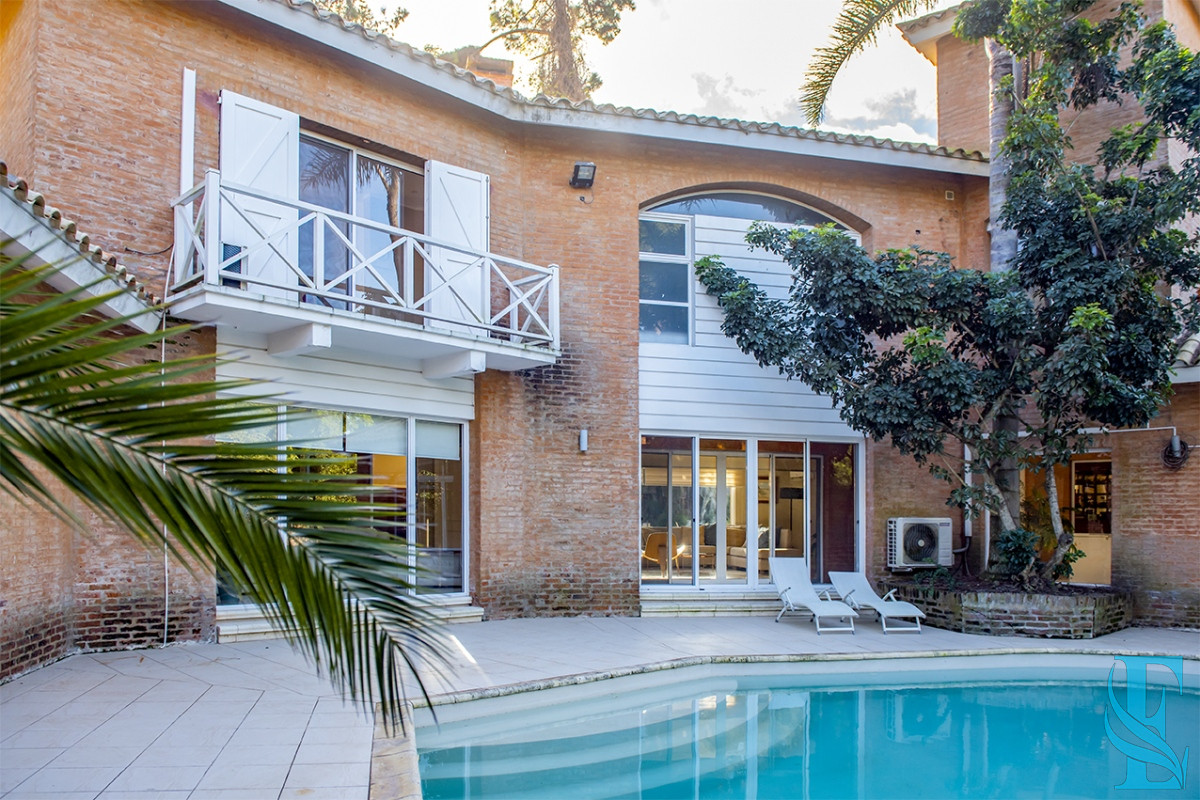 Casa ID.465 - Casa en Venta de 4 dormitorios en San Rafael , Punta del este 