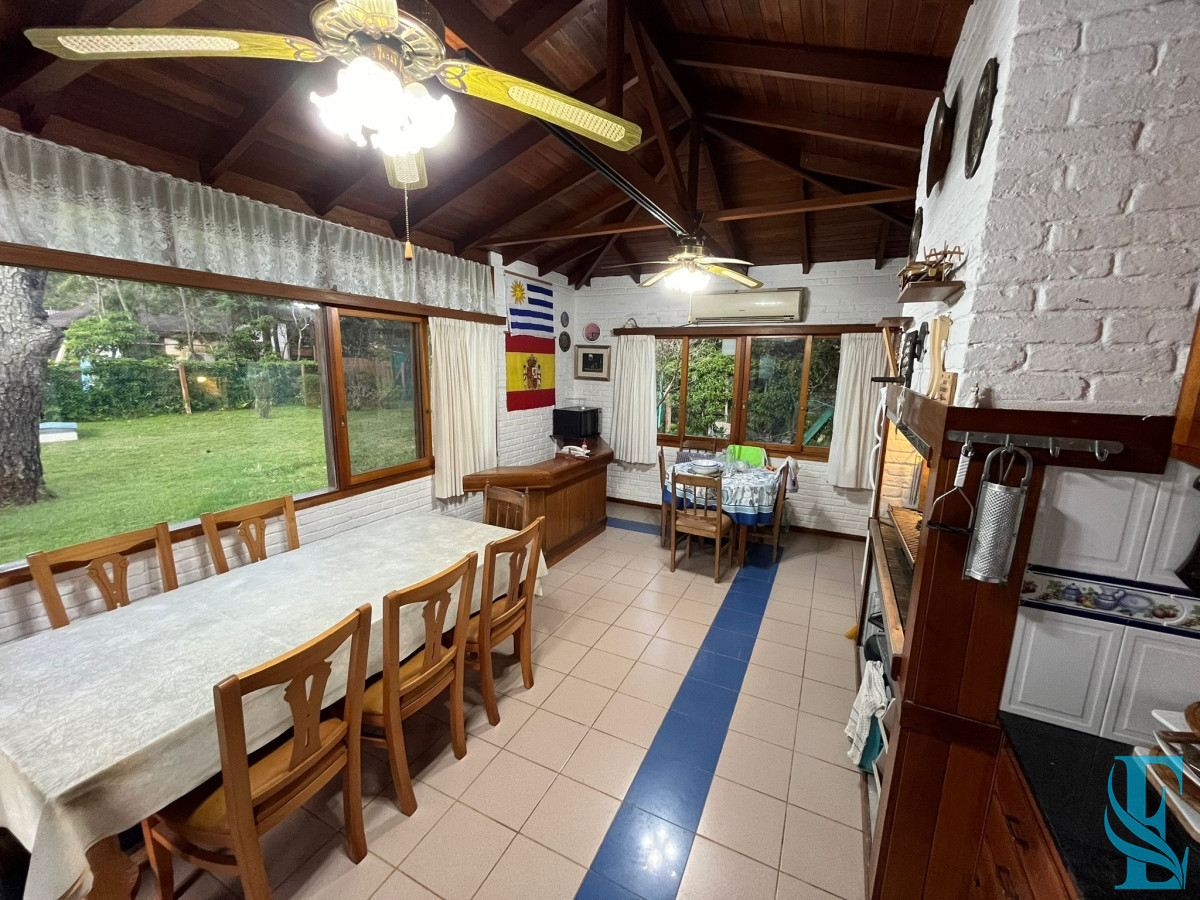 Casa ID.487 - Vende casa de 3 dormitorios en Pinares, Punta del Este 