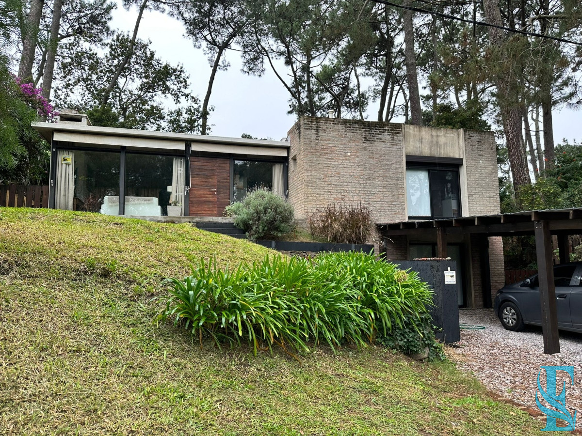 Casa ID.623 - Vende casa muy linda en Pinares , Punta del Este 