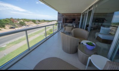 Departamento en venta frente al mar, 4 dormitorios. Playa Brava