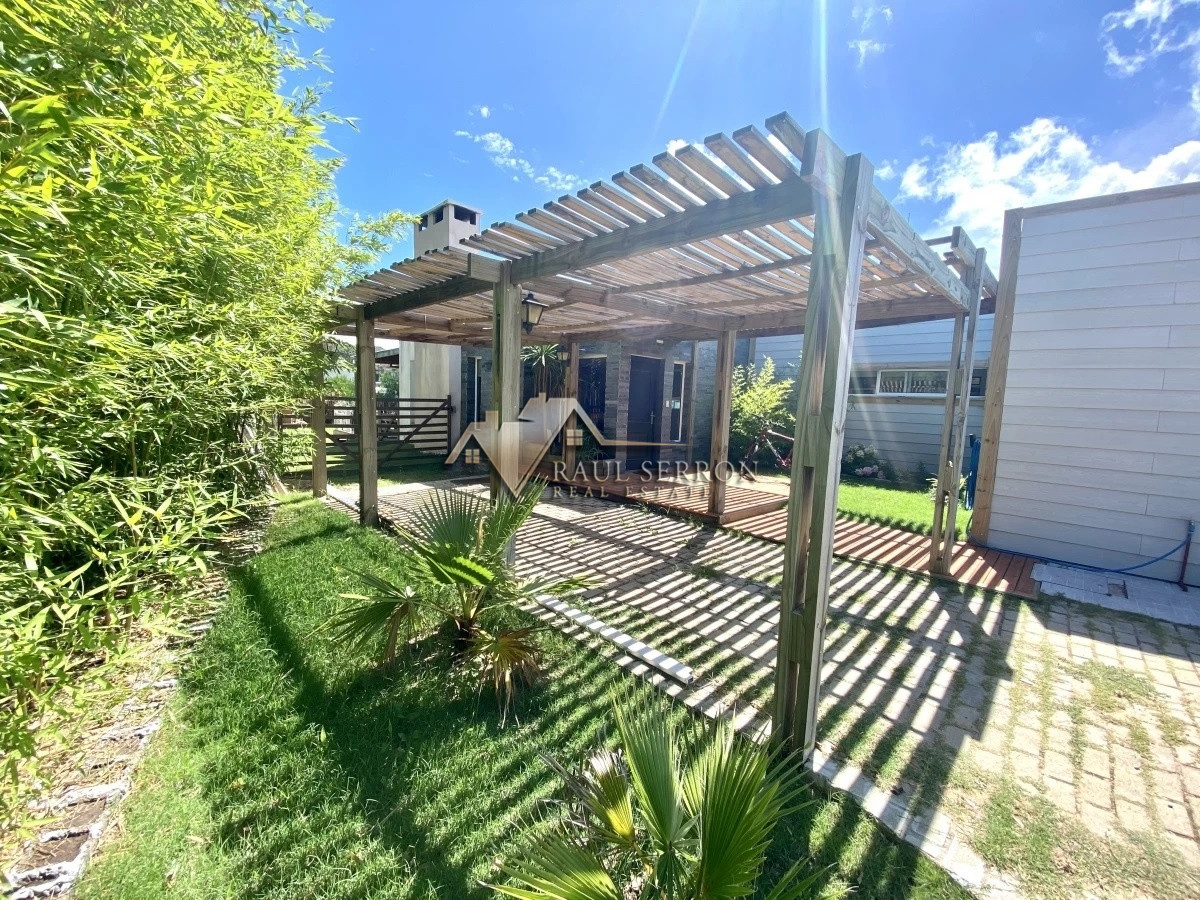 Casa ID.2272 - VENTA DE CASA EN BARRIO PRIVADO LA RESIDENCE DE 4 DORMITORIOS