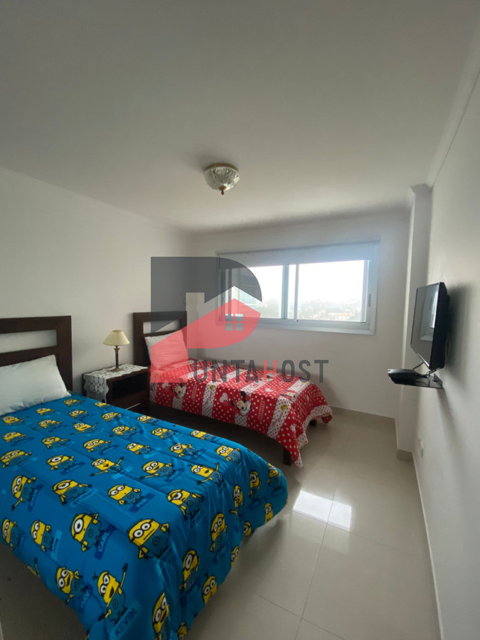 Apartamento ID.27 - Venta Apartamento 2 dormitorios en Playa Mansa en Edificio de categoría