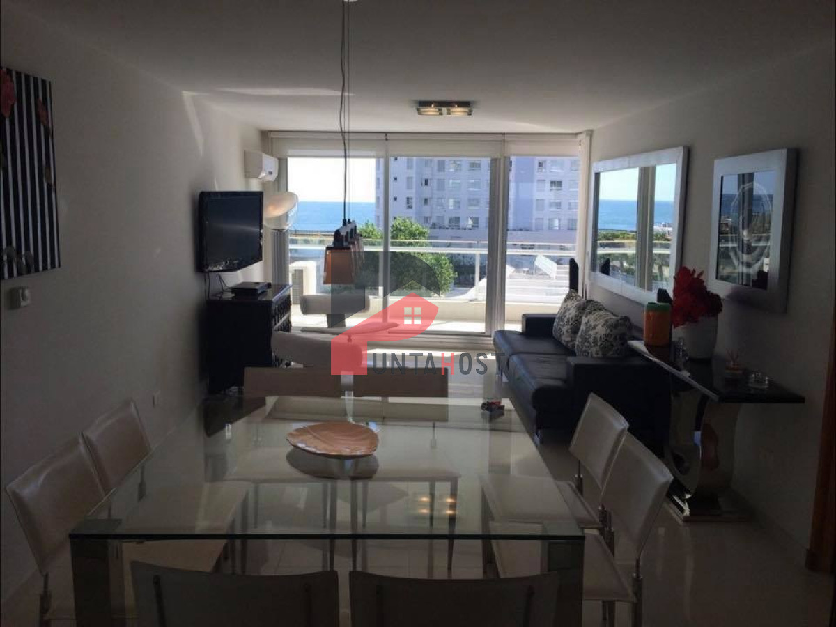 Apartamento ID.102 - A pasos de Playa Mansa, dpto de 2 dorm + dep en Playa Mansa. Season Tower