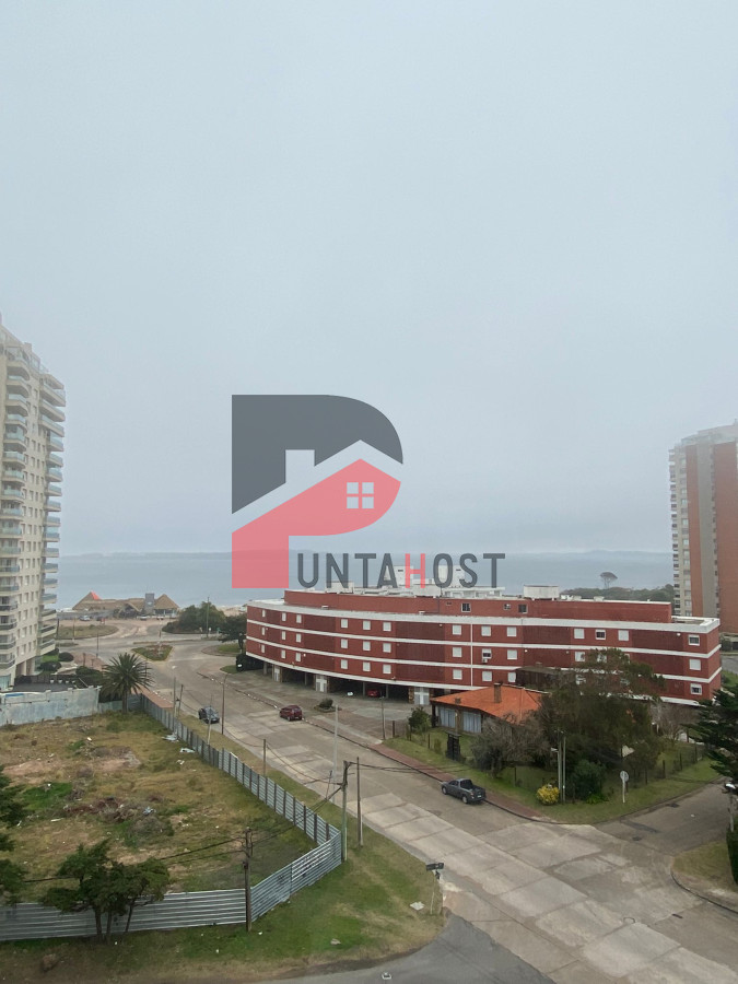 Apartamento ID.27 - Venta Apartamento 2 dormitorios en Playa Mansa en Edificio de categoría