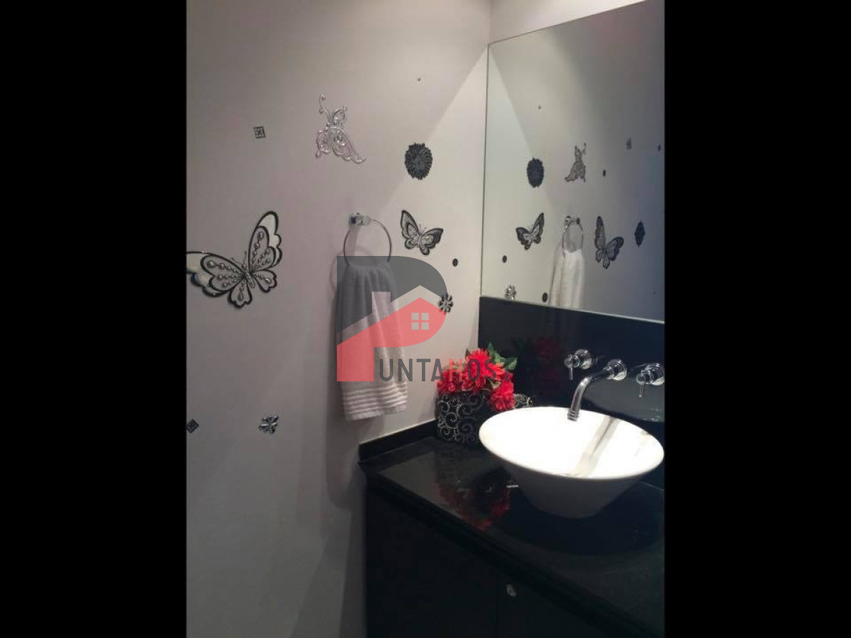Apartamento ID.102 - A pasos de Playa Mansa, dpto de 2 dorm + dep en Playa Mansa. Season Tower