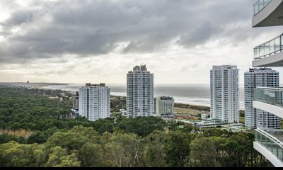Venta apartamento 1 dormitorio en Torre One, Roosevelt, Punta del Este.