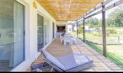 Venta de casa 2 dormitorios en Punta Ballena, Camino Lussich