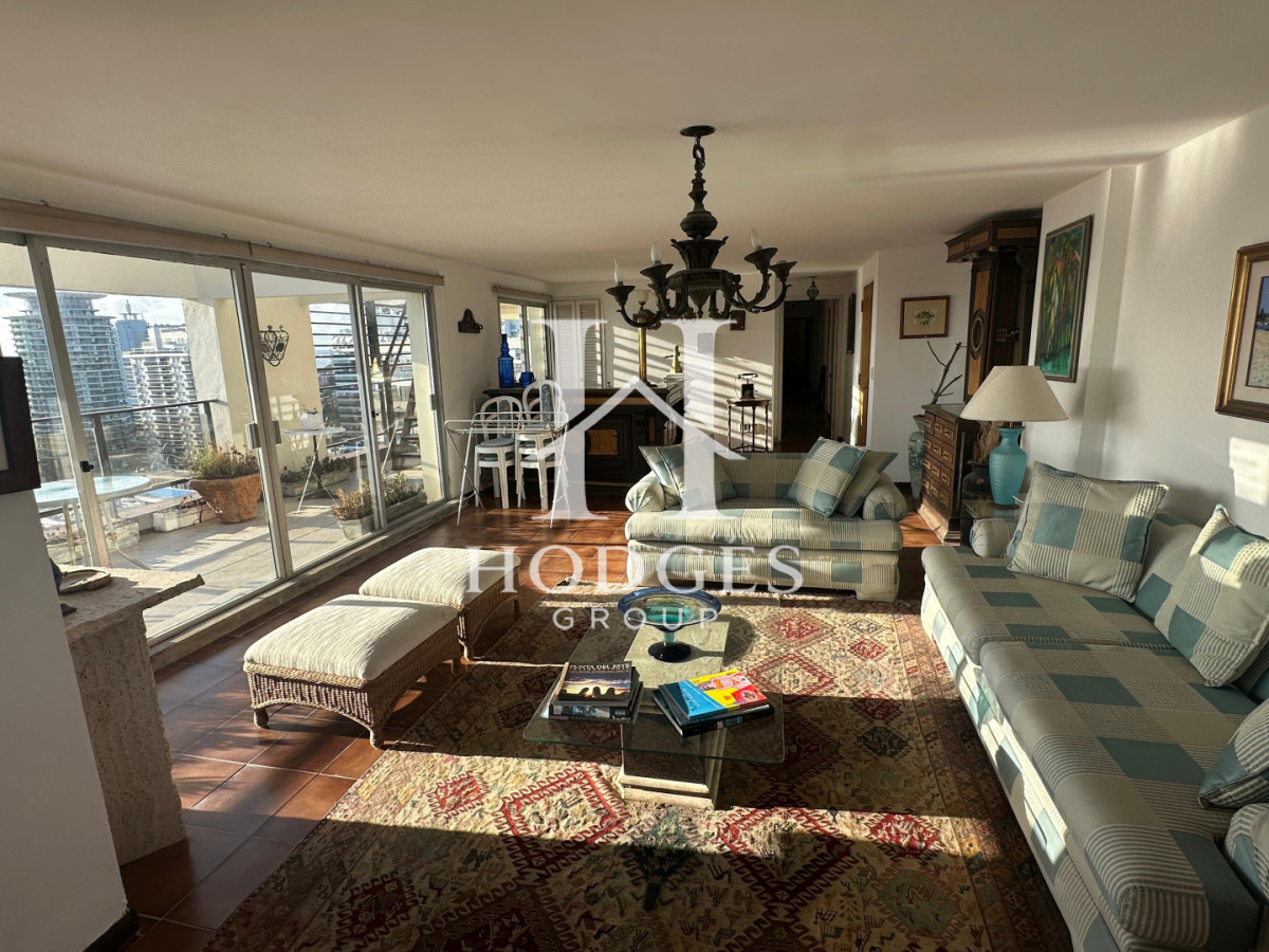 Apartamento ID.108 - Penthouse en venta en playa brava