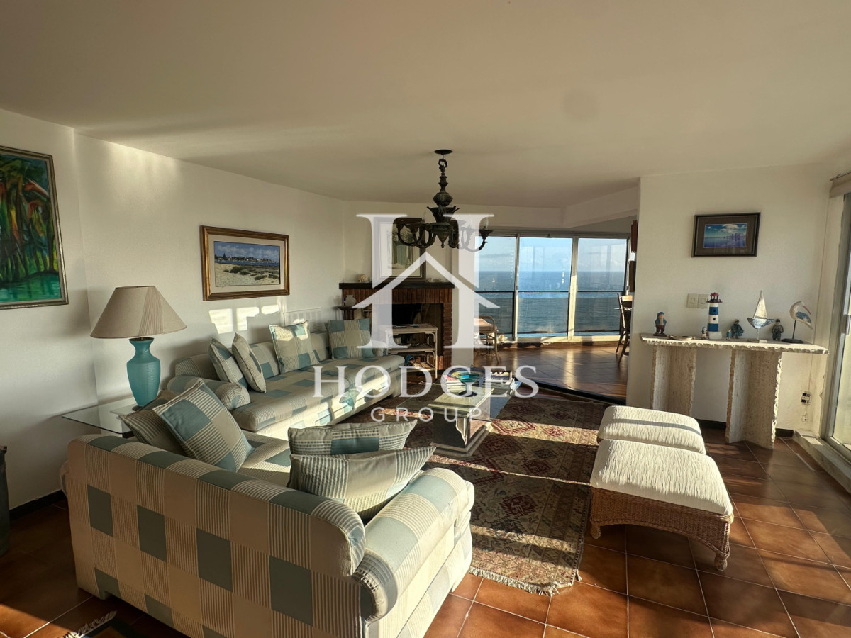 Apartamento ID.108 - Penthouse en venta en playa brava