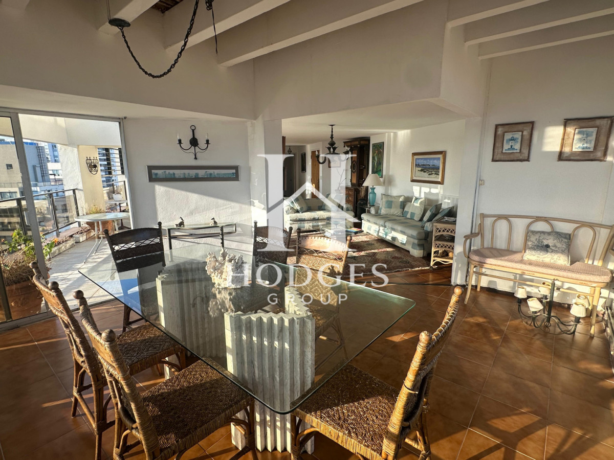 Apartamento ID.108 - Penthouse en venta en playa brava