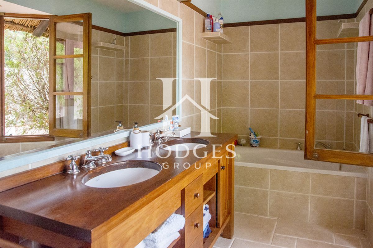 Casa ID.218 - En venta casa de 1 dormitorio con dependencia en Cantegril
