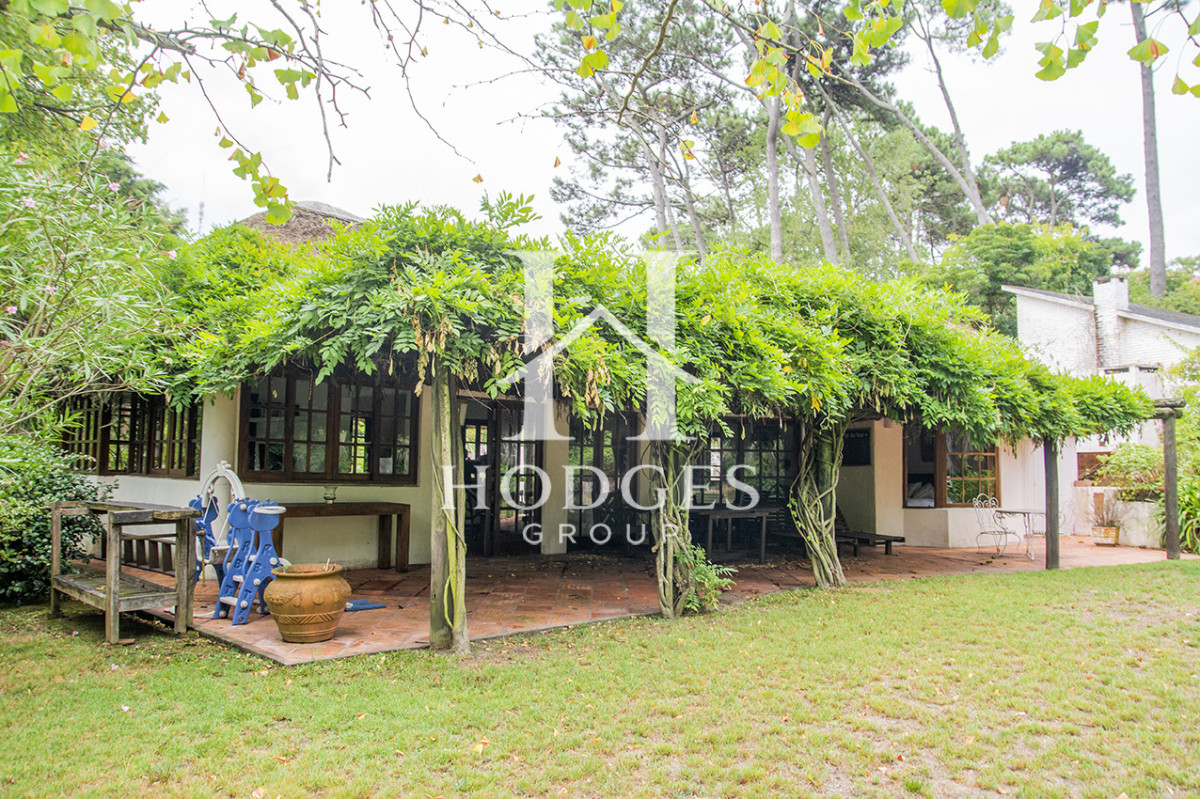 Casa ID.218 - En venta casa de 1 dormitorio con dependencia en Cantegril