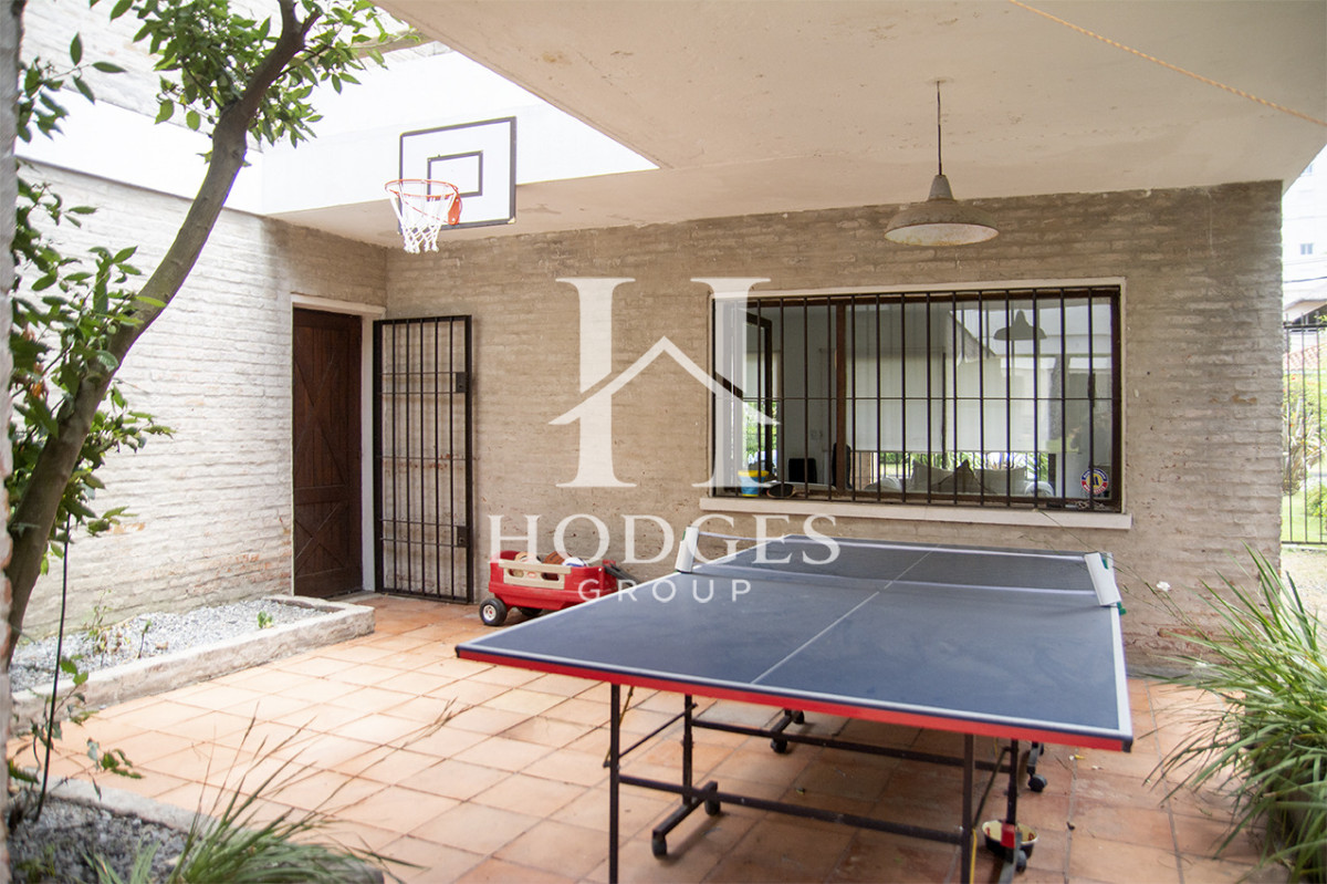 Casa ID.59 - Excelente chalet de 5 dormitorios en venta a pasos de Playa Mansa Punta del Este