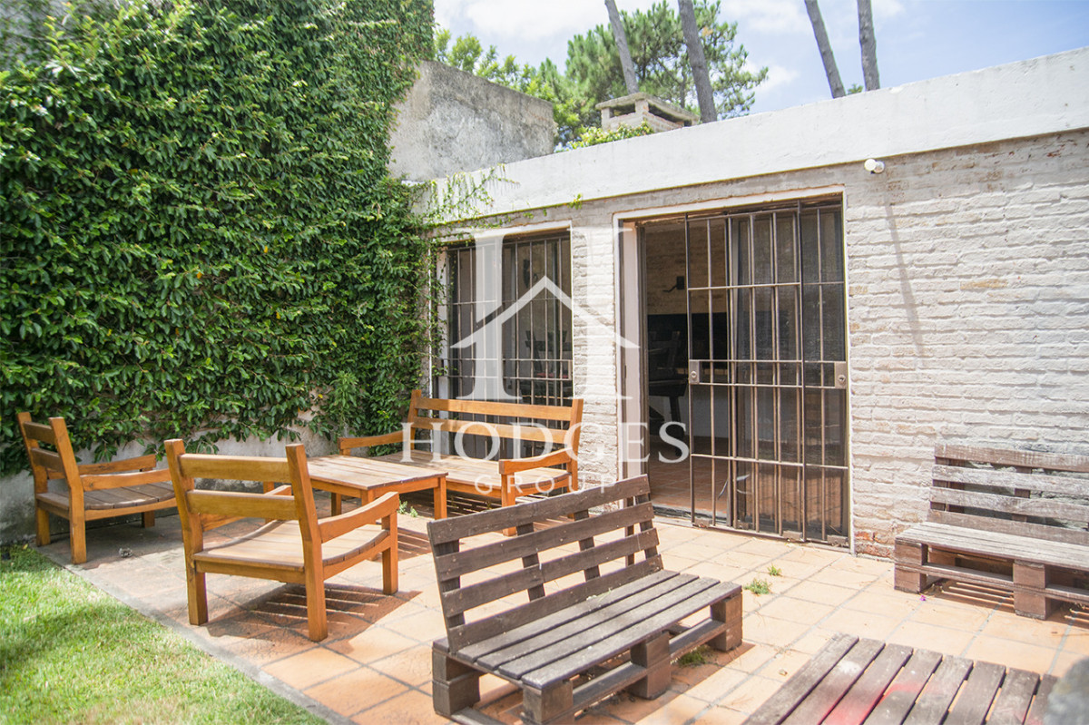 Casa ID.59 - Excelente chalet de 5 dormitorios en venta a pasos de Playa Mansa Punta del Este