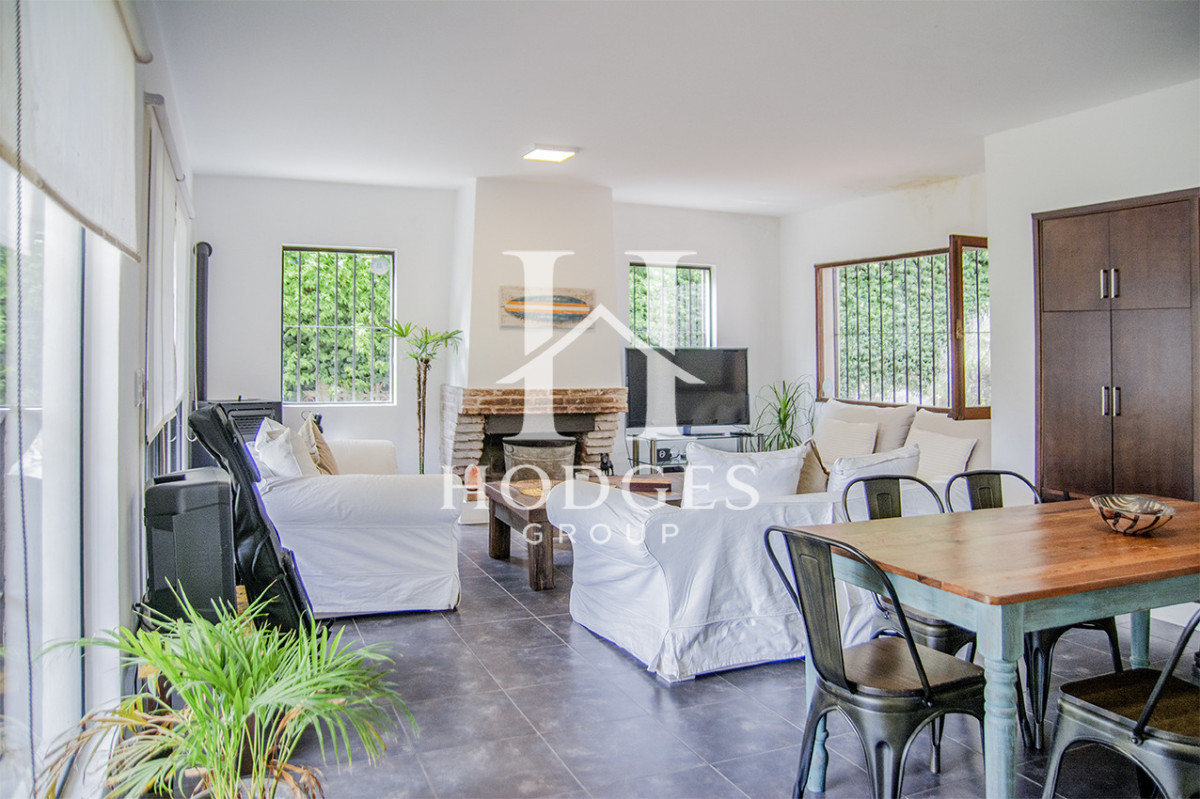 Casa ID.59 - Excelente chalet de 5 dormitorios en venta a pasos de Playa Mansa Punta del Este