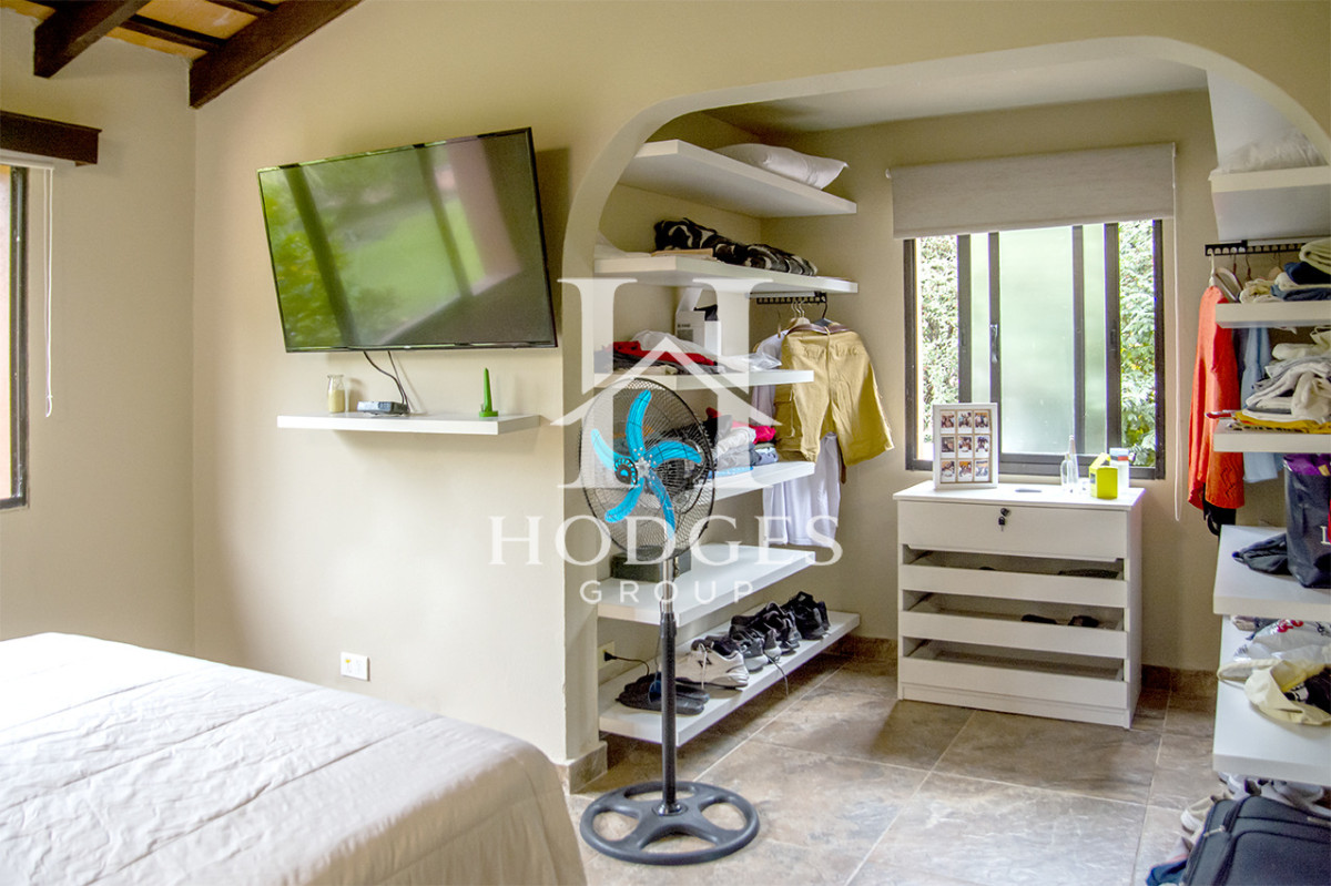 Casa ID.107 - En venta casa de 3 Dormitorios en Jardines de Córdoba con Barbacoa 