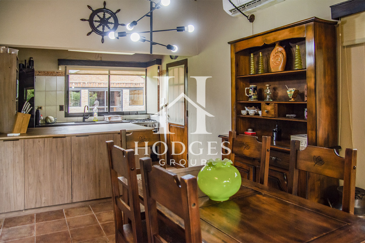 Casa ID.107 - En venta casa de 3 Dormitorios en Jardines de Córdoba con Barbacoa 