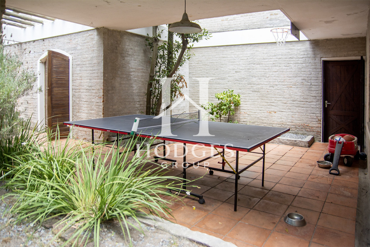 Casa ID.59 - Excelente chalet de 5 dormitorios en venta a pasos de Playa Mansa Punta del Este