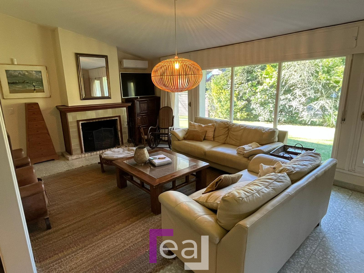 Casa ID.265 - Casa en impecable estado, de 3 dormitorios en San Rafael Punta del Este 