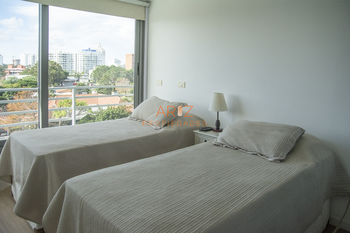 Apartamento ID.2215 - Alexander Boulevard.Departamento de 2 dormitorios, en venta y alquiler.