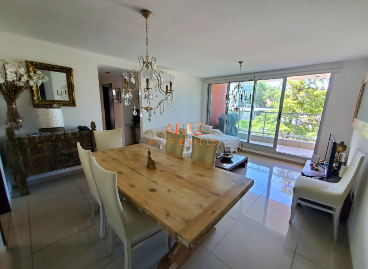 Apartamento ID.2283 - Vende apartamento de 3 dormitorios con vista a un agradable entorno, en Punta del Este.