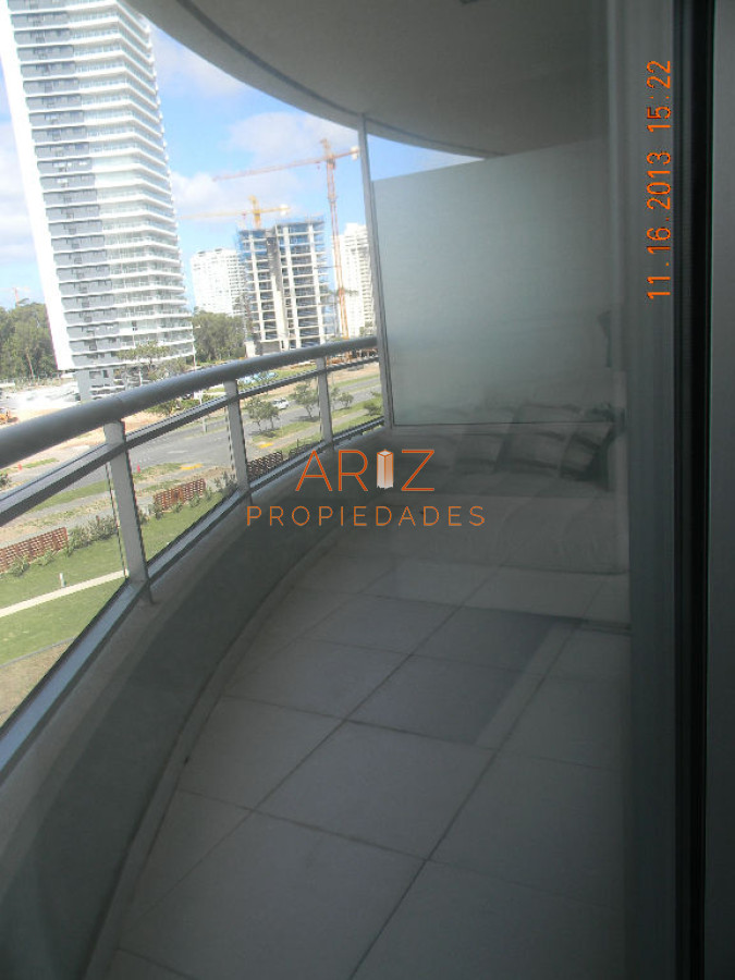 Apartamento ID.1995 - VENTA APARTAMENTO 2 DORMITORIOS 2 BAÑOS TODOS LOS SERVICIOS en Punta del Este