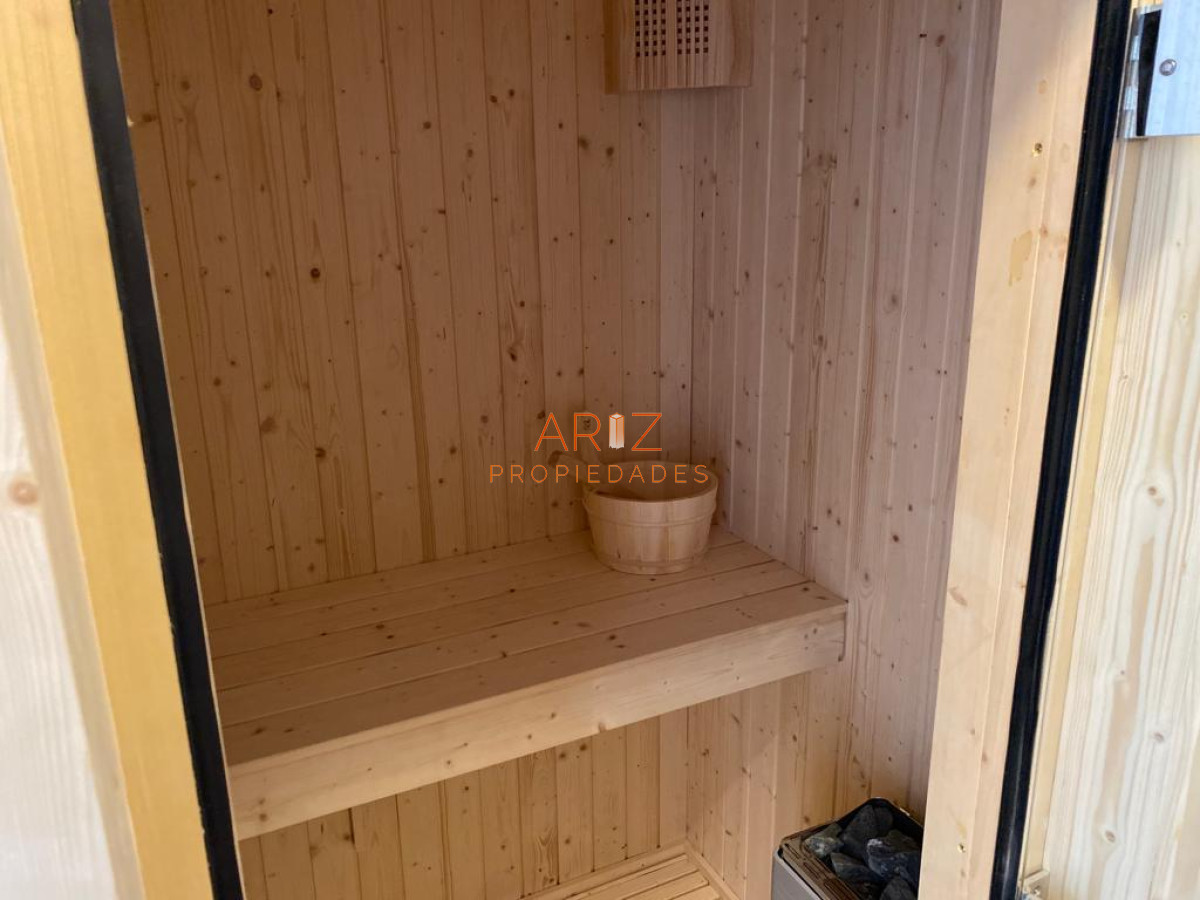 Apartamento ID.2300 - Vende oportunidad en Playa Mansa, primera línea de 2 dormitorios en Punta del Este 