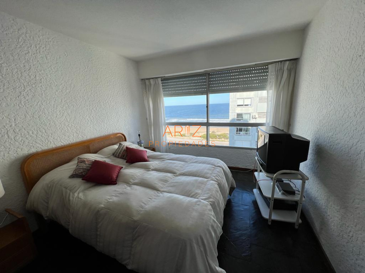 Apartamento ID.2330 - Apartamento en Venta de 3 dormitorios en parada 2 de playa brava, cerca de servicios en Punta del Este 