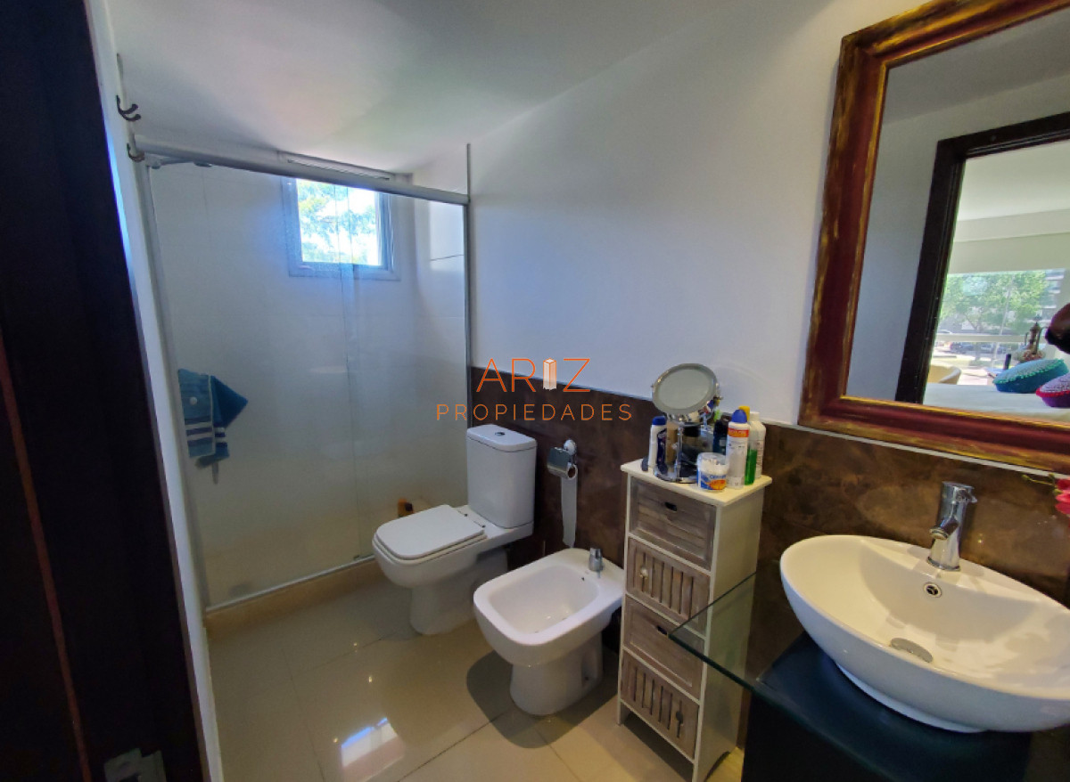 Apartamento ID.2283 - Vende apartamento de 3 dormitorios con vista a un agradable entorno, en Punta del Este.
