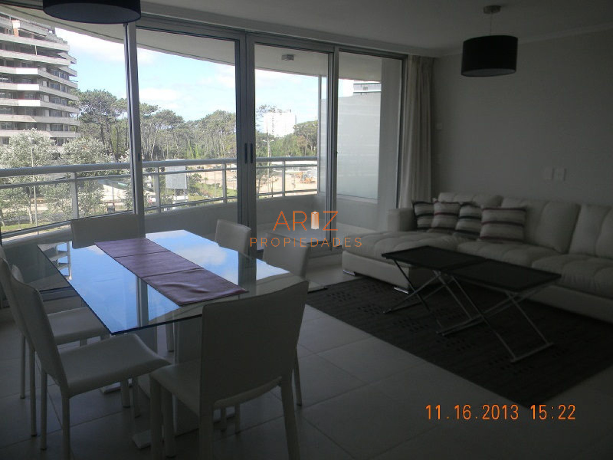 Apartamento ID.1995 - VENTA APARTAMENTO 2 DORMITORIOS 2 BAÑOS TODOS LOS SERVICIOS en Punta del Este